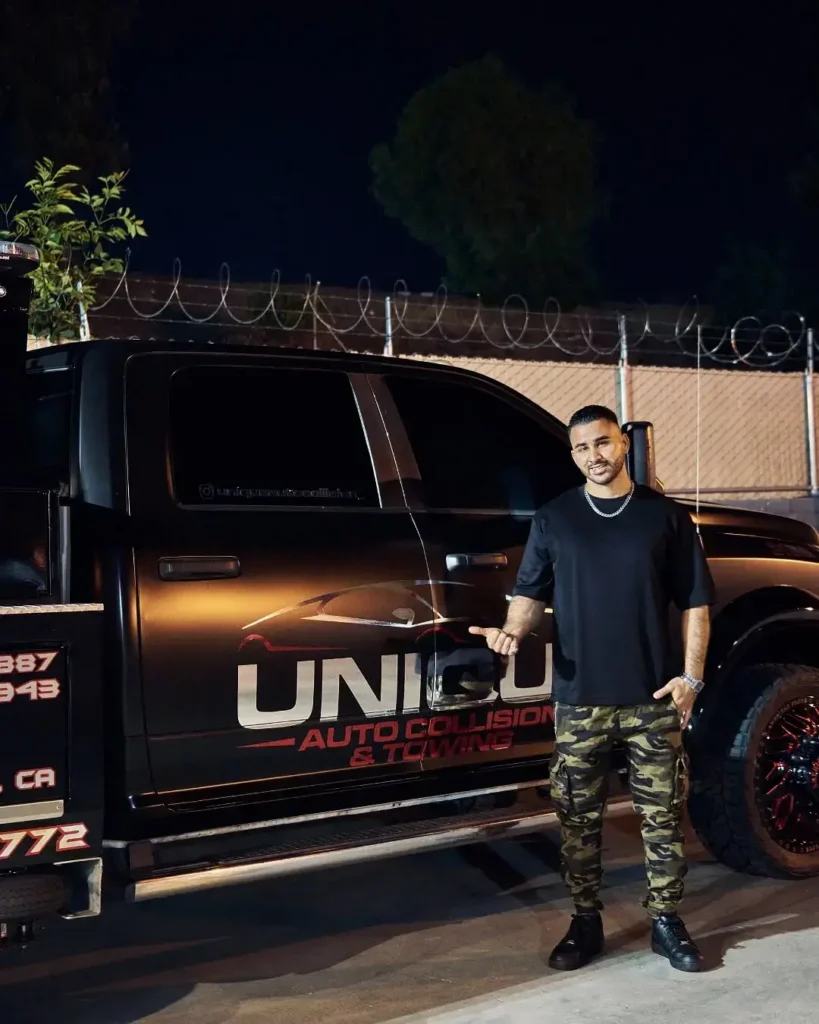 Unique Auto Collision tow truck serving Los Angeles drivers